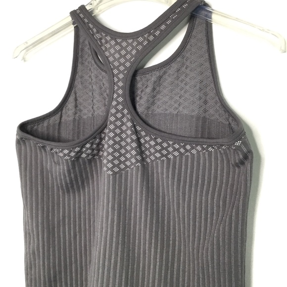 Athleta Women’s Active Racer Back Top Size Large - Picture 4 of 5